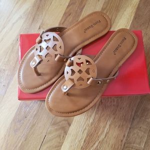 NWOT Women's sandals